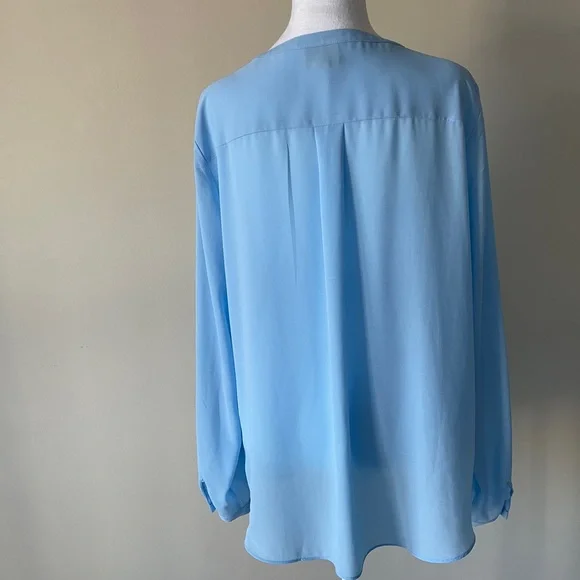 JM Collection roll-tab sleeves blue blouse - Picture 2 of 7